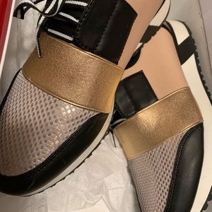 ‼️SOLD‼️ Steve Madden Sneakers